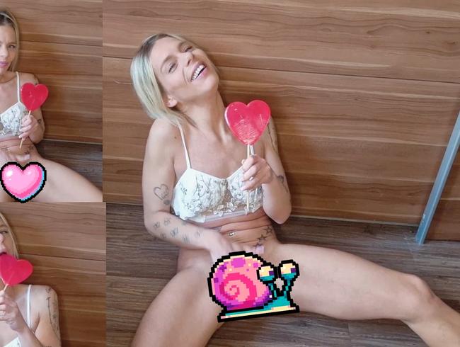 Userwunsch - Mit dem Lollii im Mund zum Orgasmus gefingert